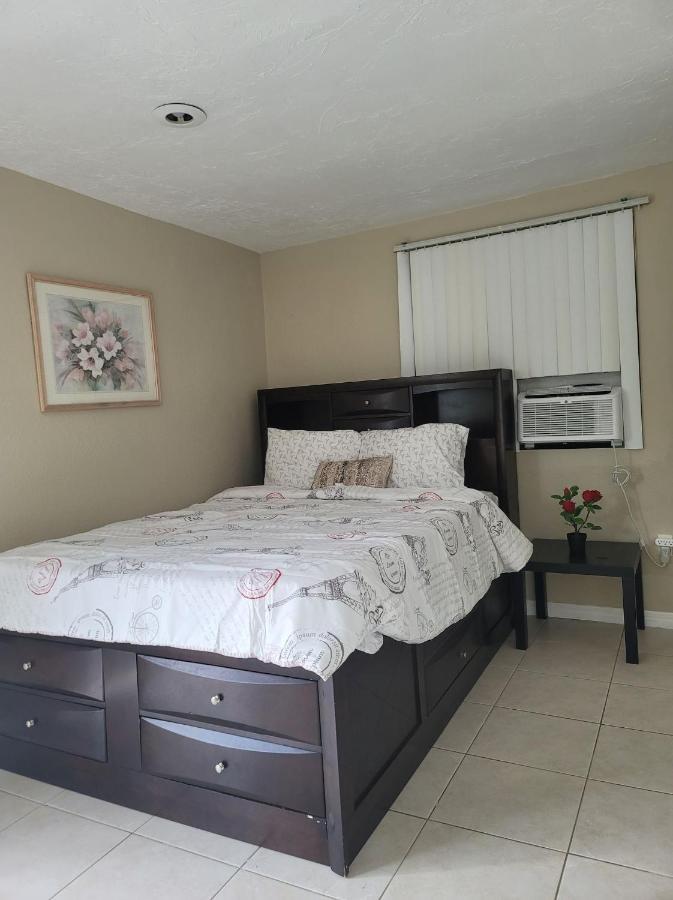 Entire Guesthouse 5 Mins To Siesta Key & Downtown Sarasota Exteriér fotografie