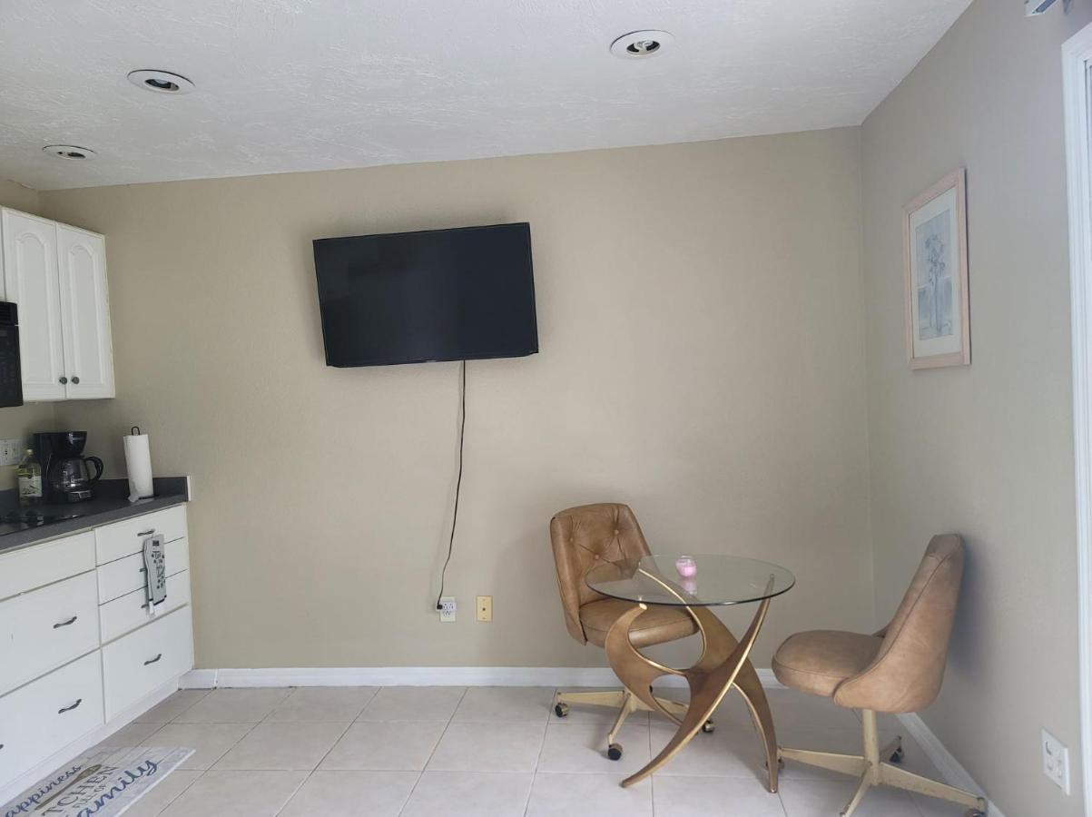 Entire Guesthouse 5 Mins To Siesta Key & Downtown Sarasota Exteriér fotografie